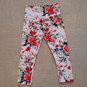 Lorna Jane floral 3/4 leggings size S